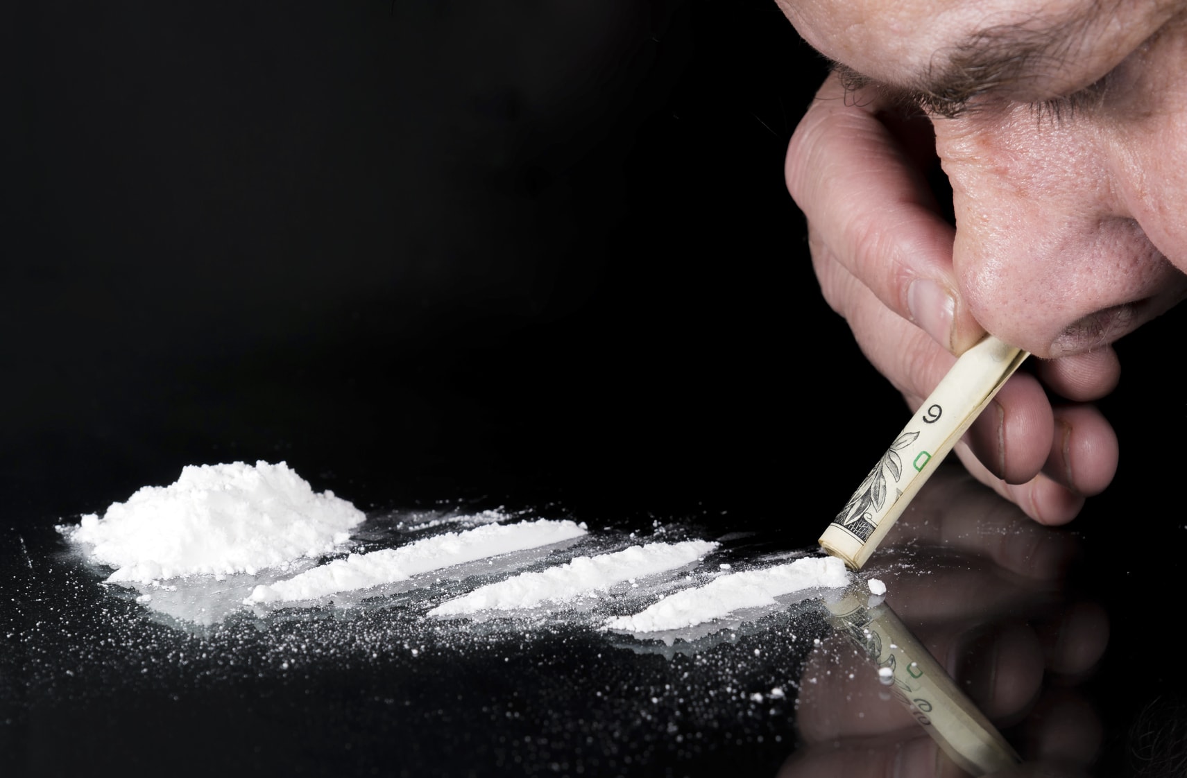 Залежність від кокаїну: наслідки, «наркотичний цикл» і абстинентний синдром